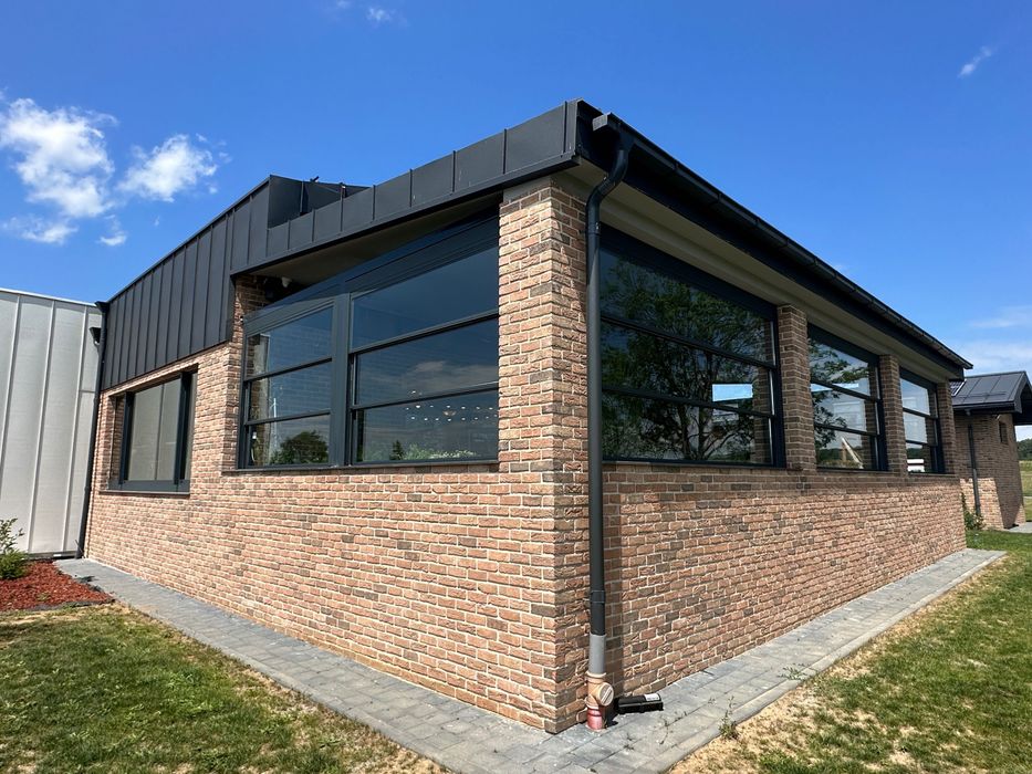 Închideri Terase cu Sticla Verticală / Ghilotină Premium.