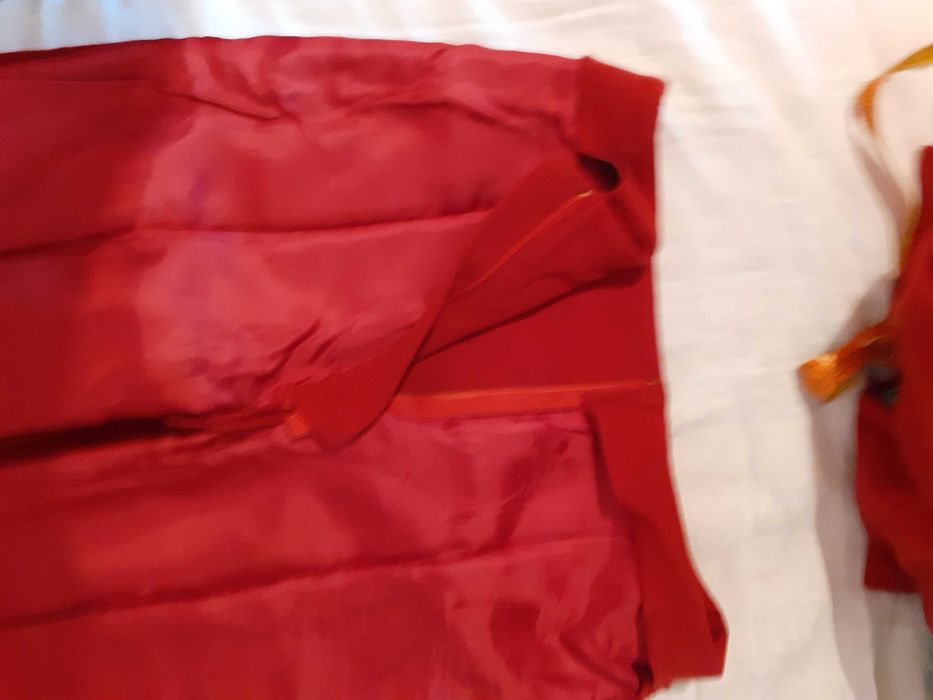 Compleu Sacou și Pantalon,măsura 40-42, firma Dika Spania ,roșu,lână,