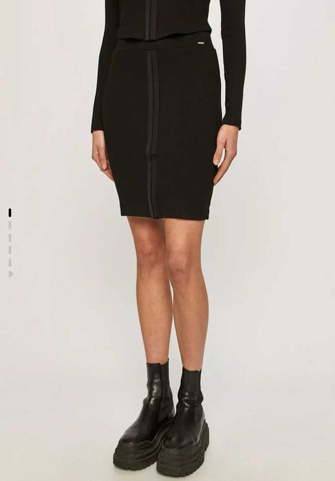 Черна пола Guess