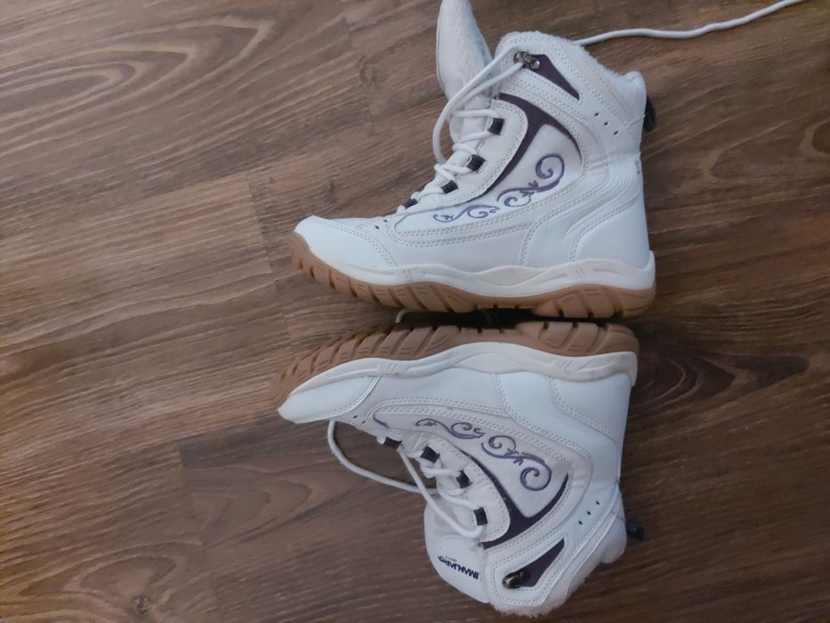 Дамски зимни боти