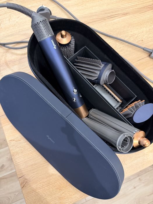 Продам Dyson фен