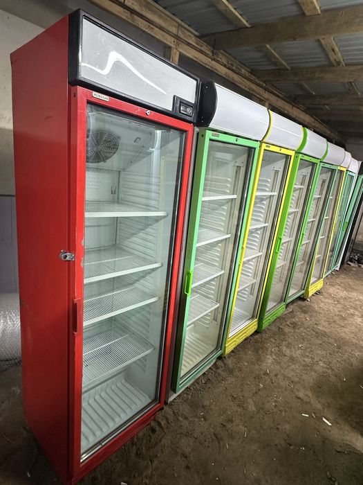 Продам витрины холодильники