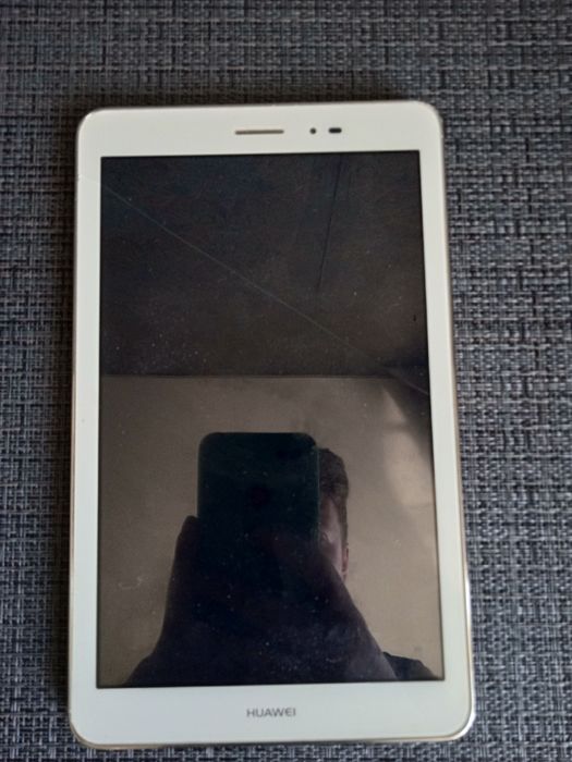 Продаю планшет HUAWEI