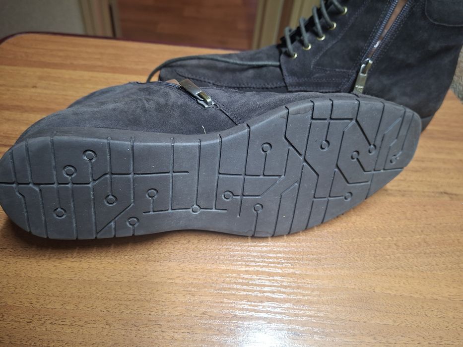 Продаю обувь мужскую