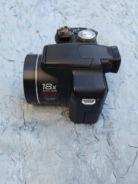 Vând aparat foto Panasonic Lumix!