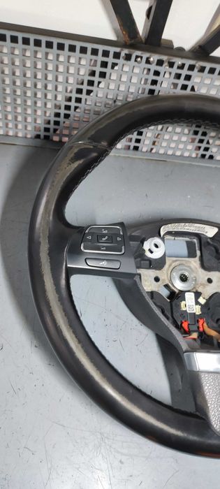Volan piele cu comenzi  volkswagen vw golf 6 break 1.6 tdi CAY