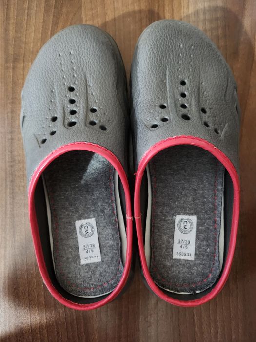 Papuci de cauciuc petru Ștrand