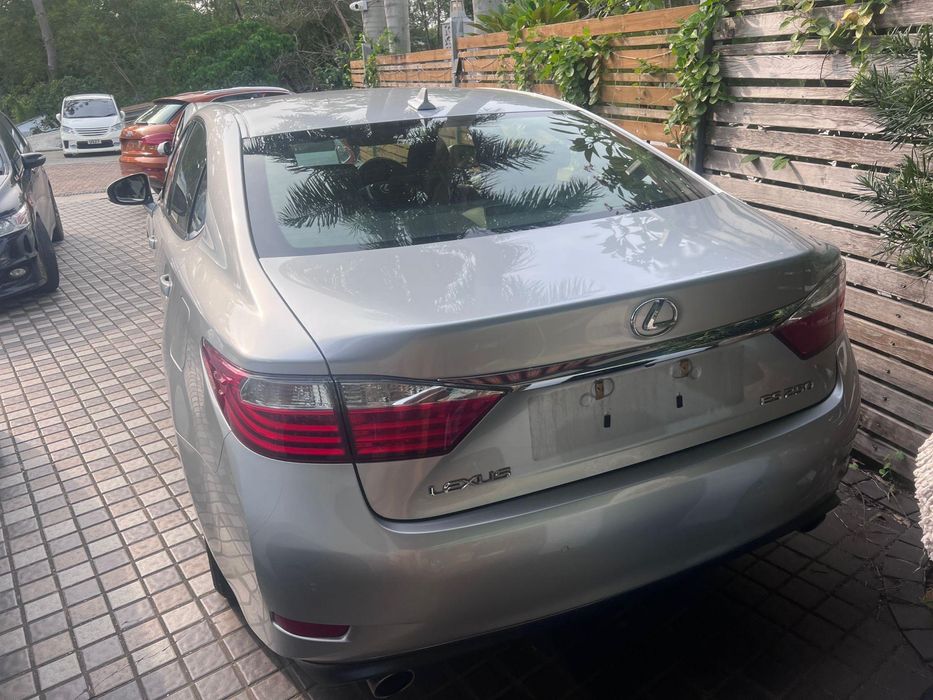 Авто на разбор Lexus ES 12-15 год