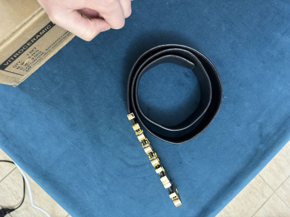 Curea Moschino piele