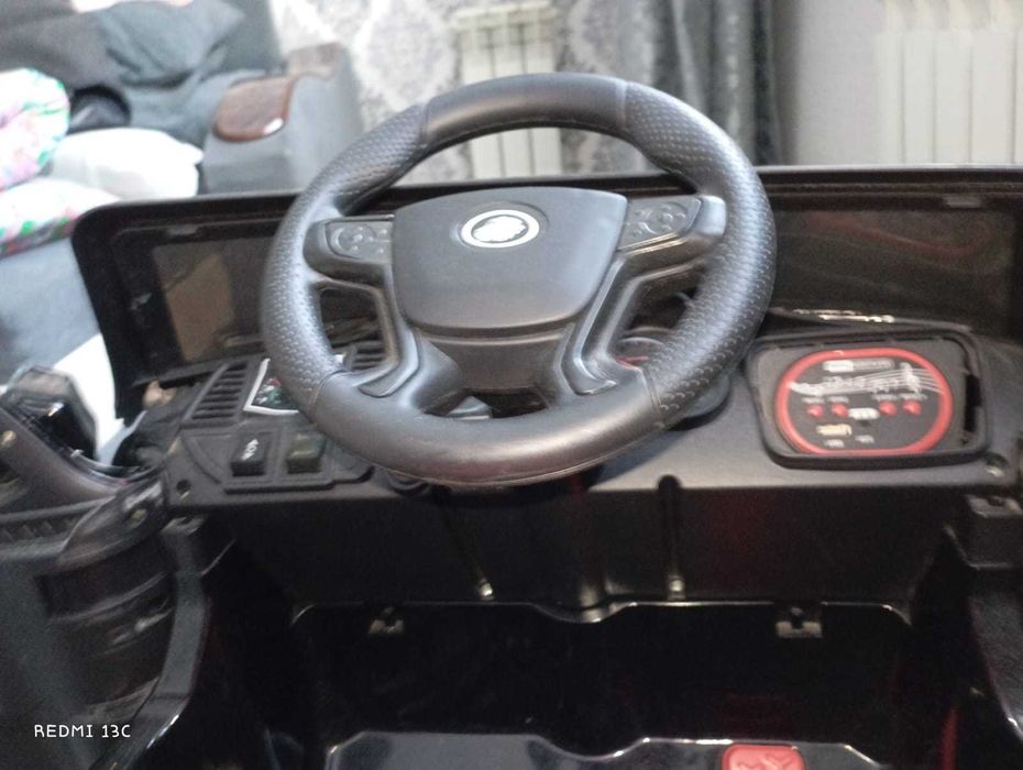 Машина детская электромобиль