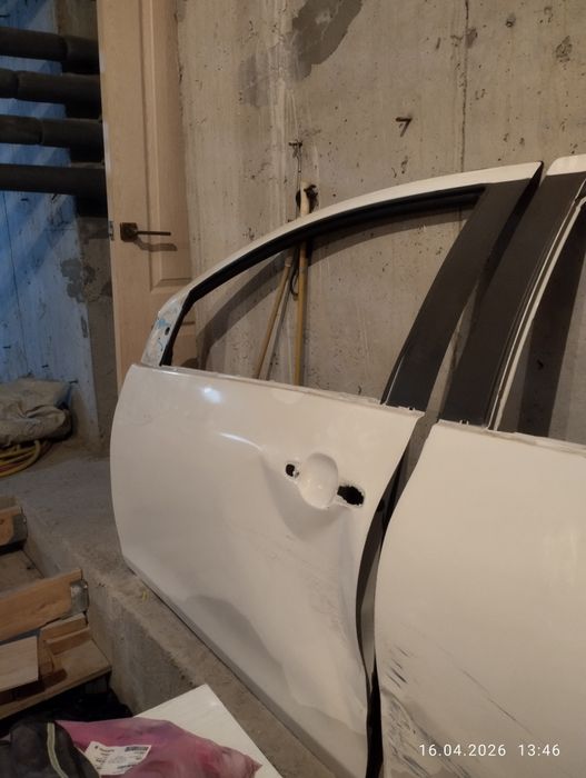 Двери на Toyota Yaris