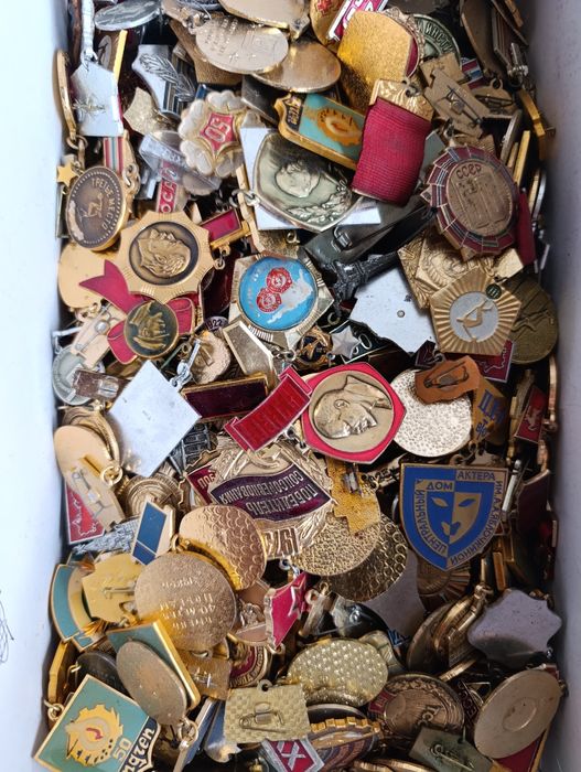 Значки  алюминий