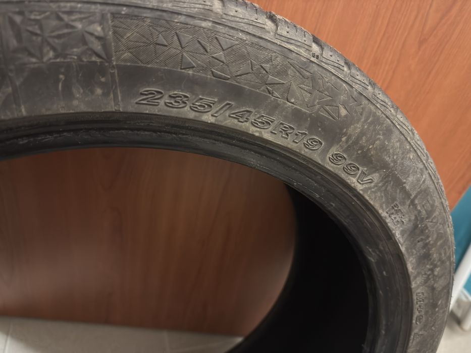 Гуми 235/45/19 Nexen