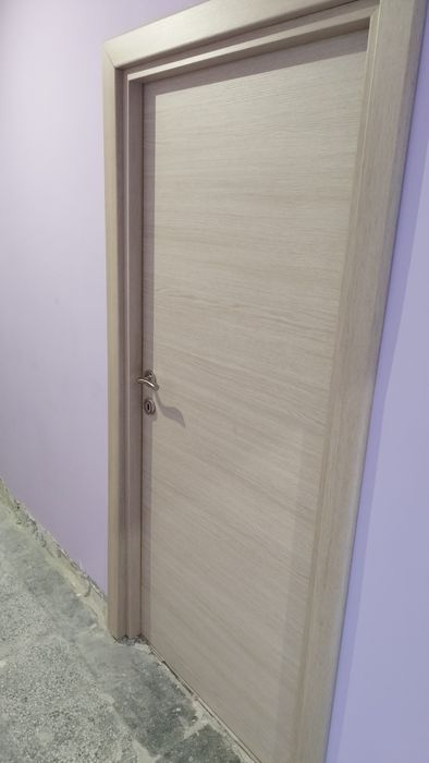Интериорни врати и входна блиндирана врата