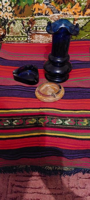 Стъклено  конче и други неща