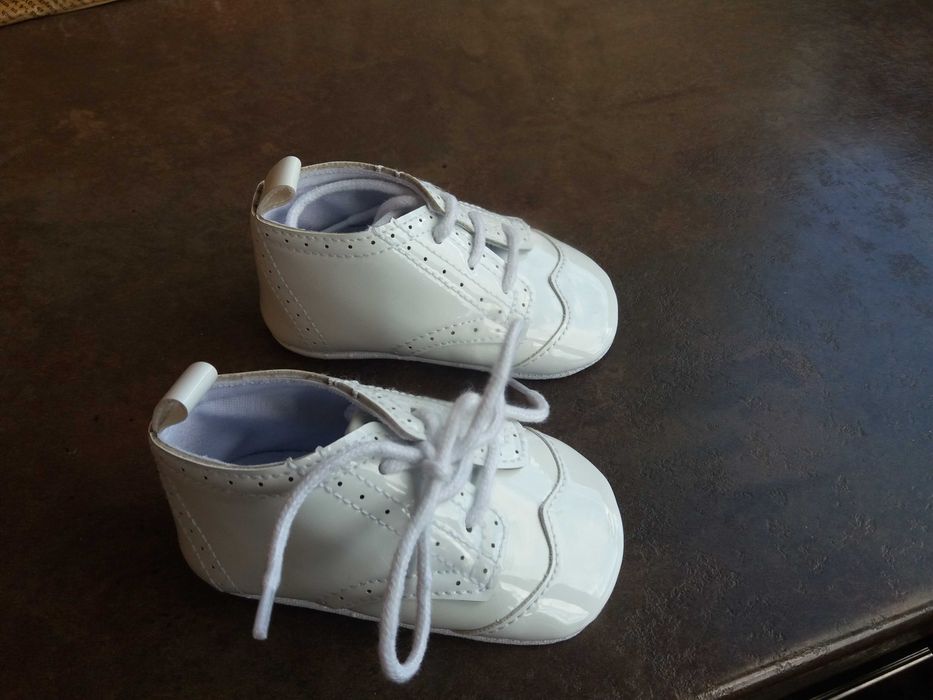 №18/20 НОВИ!буйки,пантофки,бебешки обувки