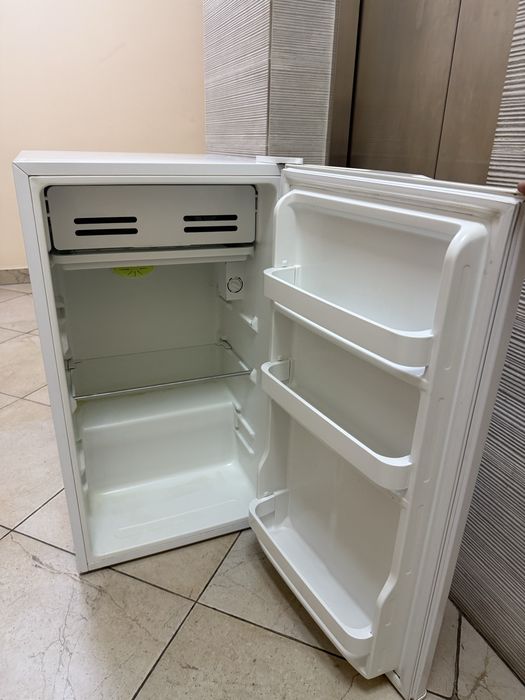 Продам мини холодильник как новый