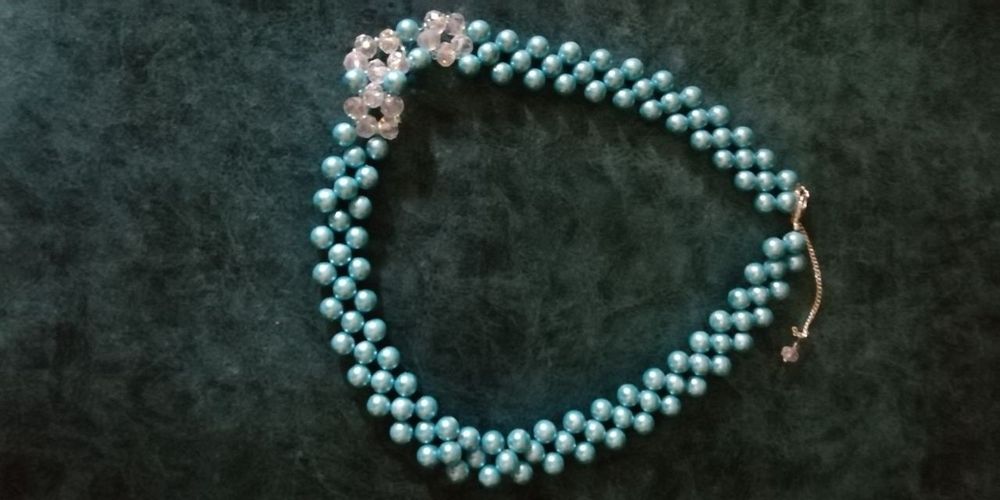 Колье ручной работы.