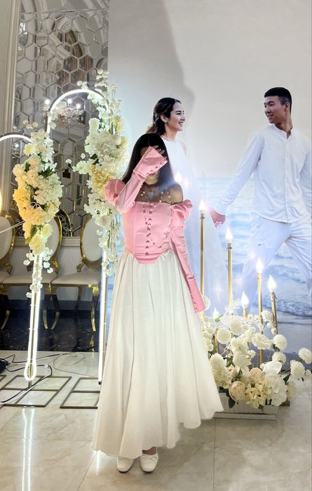 Стильный розовый корсет в идеале