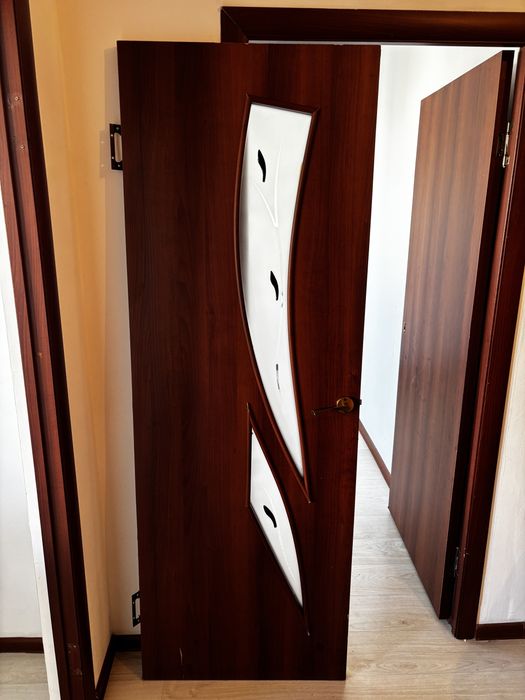 Межкомнатные двери 70×200 см — 2 шт.