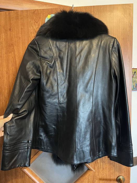 Haine de piele cu guler de blana vulpe