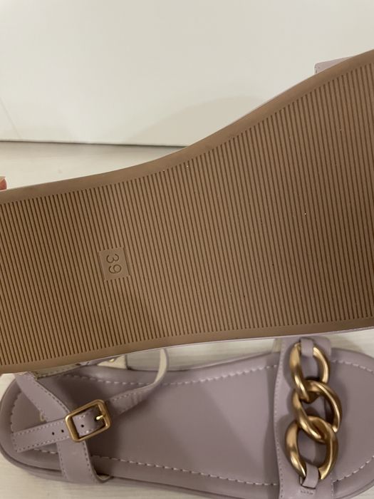 Босоножки по 3000