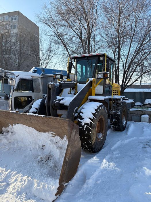 Погрузчик XCMG LW300