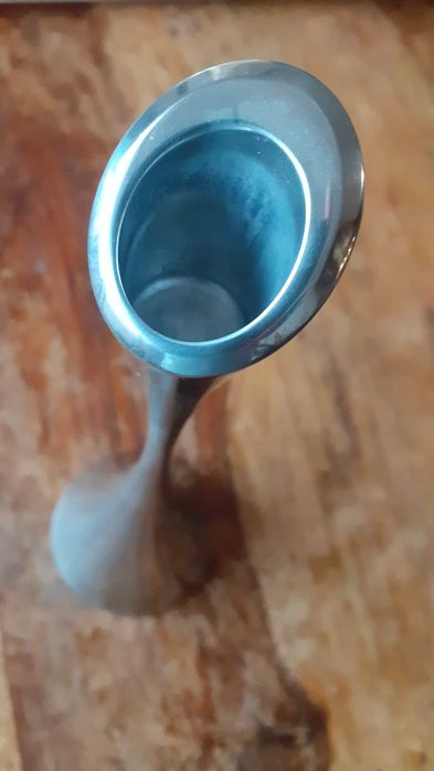 метален свещник дизайнерски, стабилен масивен хром метал, за 1 свещ