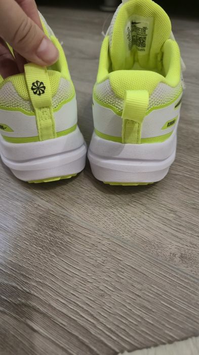 Adidasi Nike mărimea 32