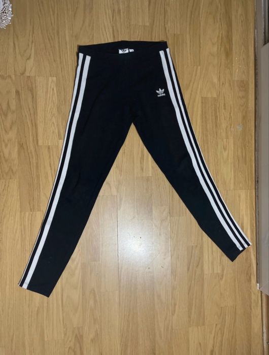 Pantaloni adidas negri