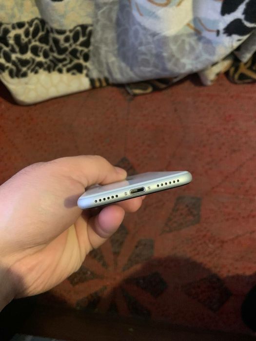 Iphone se 2020 64gb srochna