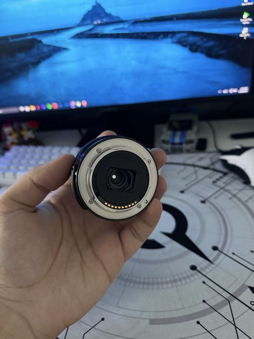 Sony A6100 + kit obiectiv sony 16-50mm