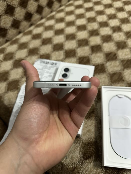 Продам iPhone 16 128