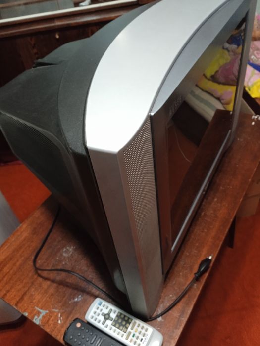 Цветной телевизор