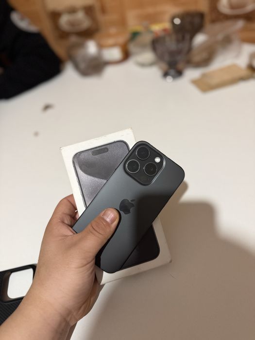 Продам айфон 15 про