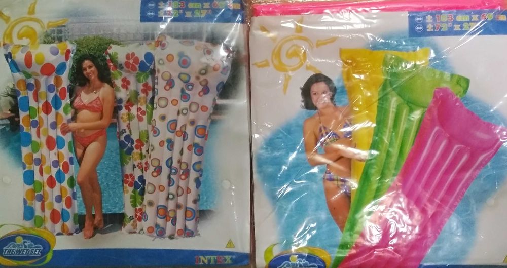 Доски и матрацы для плавания