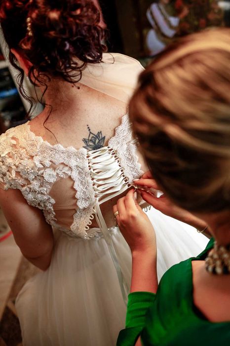 Rochie mireasa alba-crem