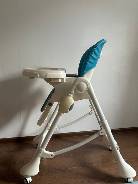 Детский столик  для питания.            .