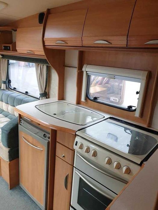 Продавам каравана с навес на къмпинг ,,ЗЛАТНА РИБКА,,