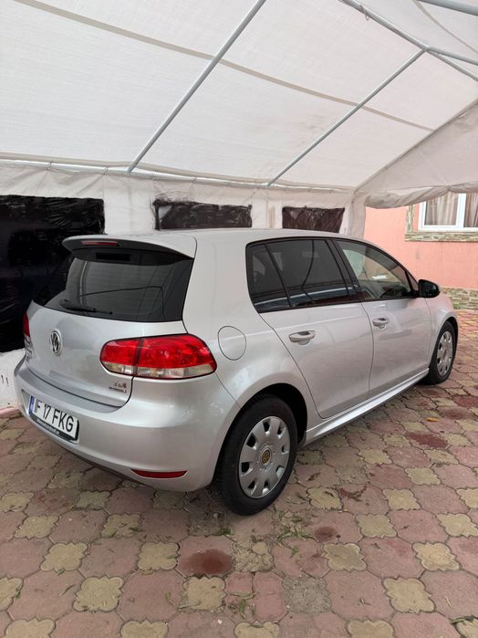 Golf 6 - R-line - 1.6 tdi - 105 CP - 2013 - Pilot automat - Clima - Comenzi pe volan/vocale - Incalzire in scaune