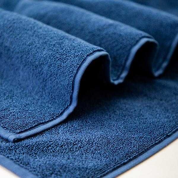 Set 4 prosoape 70x140 cm si 50x100 cm, 100 % bumbac, 580 gr/ m2