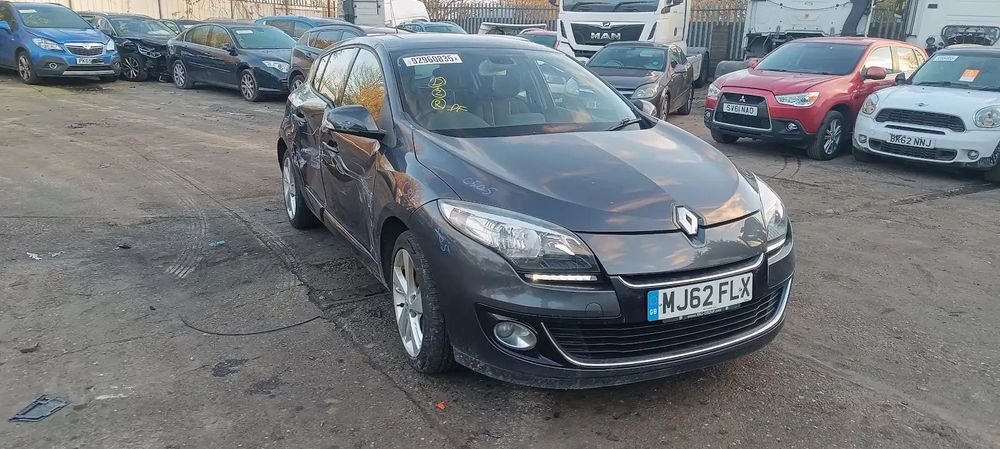 Dezmembrari / Dezmembrez Renault Megane 3 Hatchback (X95) 1.6 Benz K4M848 cutie viteze manuala cod culoare Negru