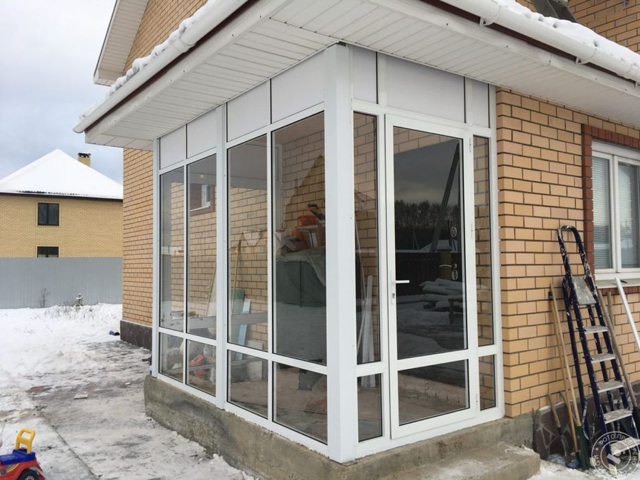 Пластиковые окна , двери и витражи