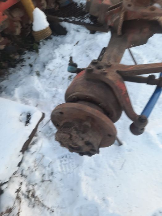 Vând punte  față UTB 651 4x4