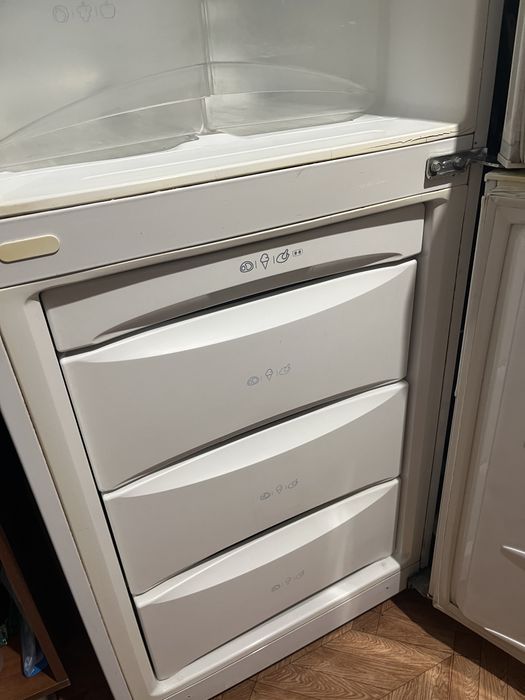 Продам рабочий холодильник