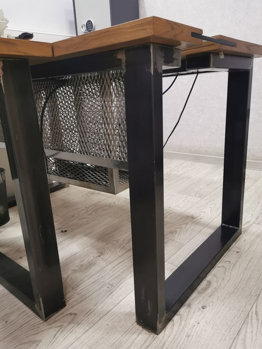 Срочно продам офисный стол