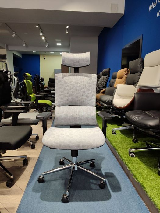 Raxbarlar uchun ofisniy setichniy kreslo madel 705 A