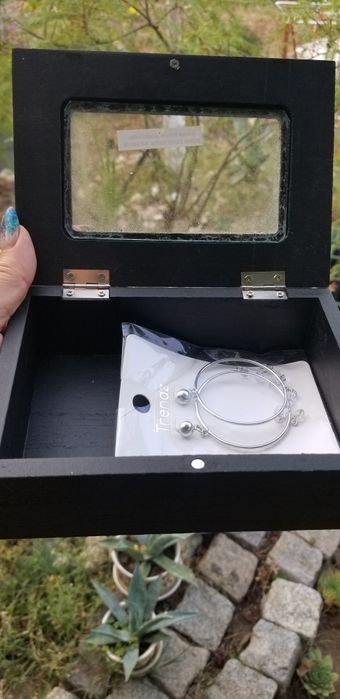 Дъвена кутия за бижута