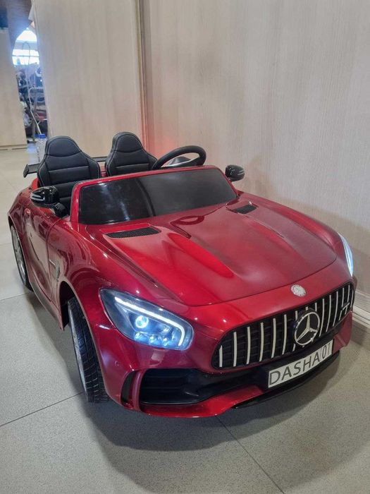 Машинка Mersedes Benz красная