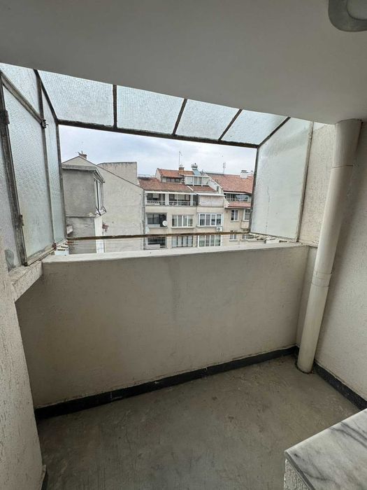 Продава се Тристаен апартамент в Бургас, Възраждане - 101 кв.м за 2278 €/кв.м - Снимка #12